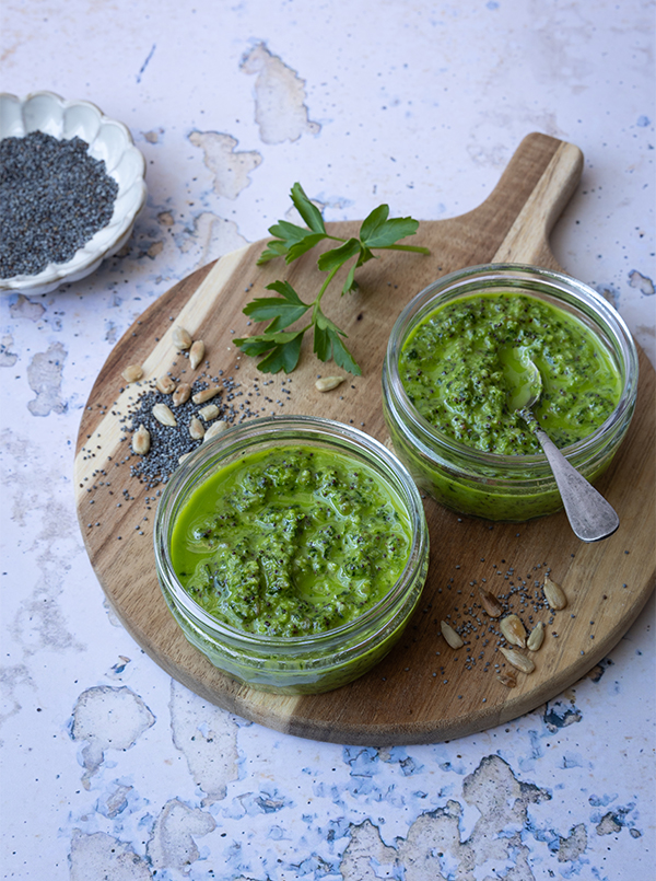 Petersilien-Mohn-Pesto